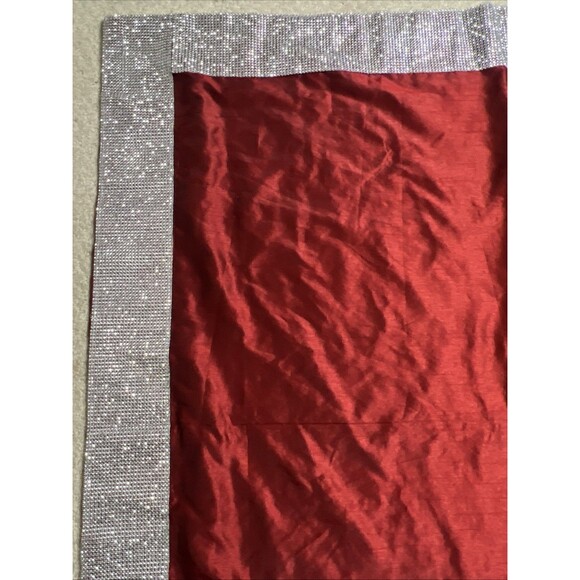 Domain XL Square Red Christmas Tree Skirt With Silver Sequin Border Lined Tie Up - Picture 8 of 8